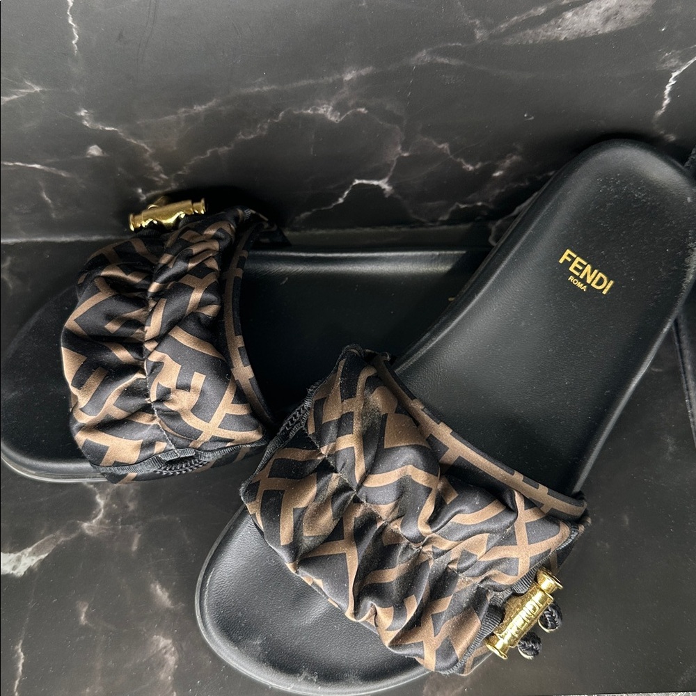 Fendi Women's Black and Brown Patterned Slide Sandals